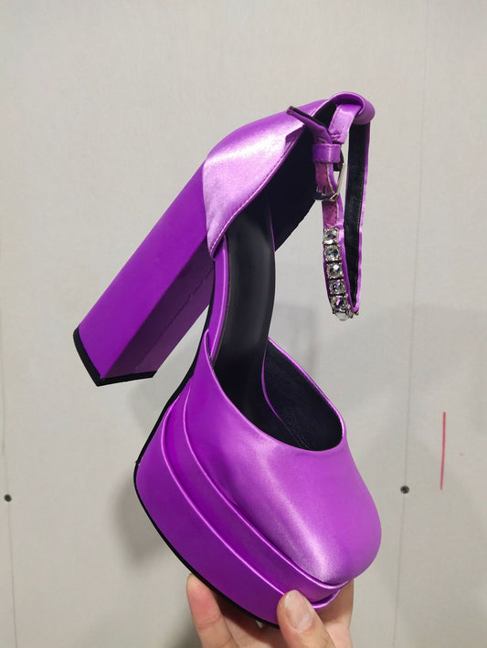 Klasyczne Ortopedyczne Sandały w Ponadczasowym Stylu